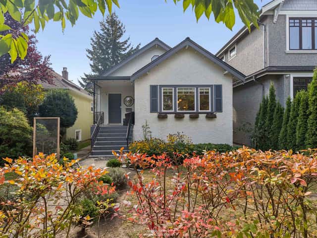 558 W 19TH AVENUE